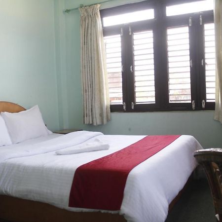 Pushpa Guest House Pokhara Exteriör bild