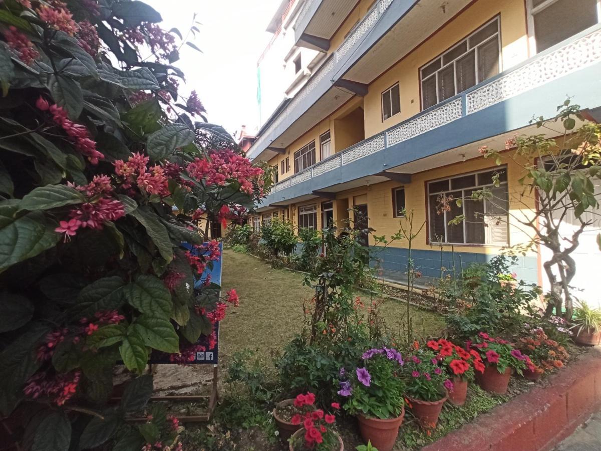 Pushpa Guest House Pokhara Exteriör bild
