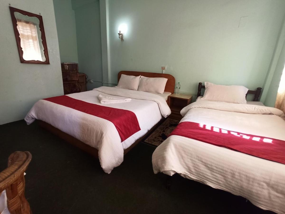 Pushpa Guest House Pokhara Exteriör bild