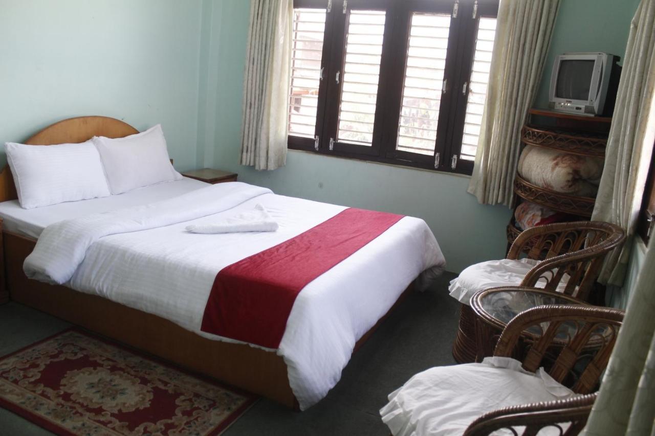 Pushpa Guest House Pokhara Exteriör bild