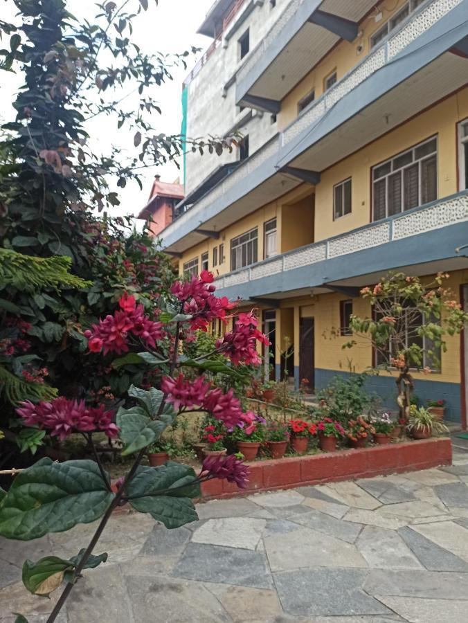 Pushpa Guest House Pokhara Exteriör bild
